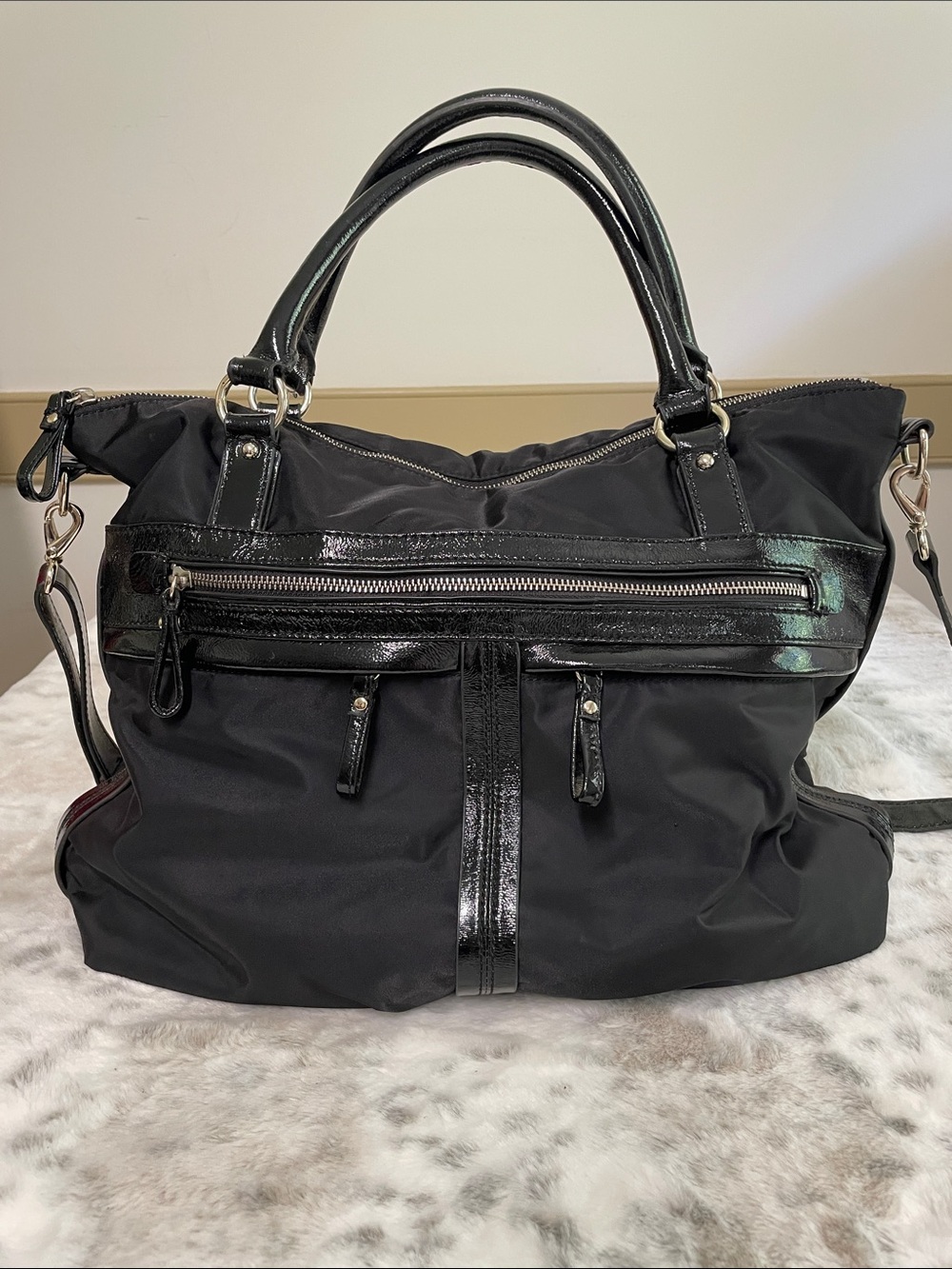 Banana Republic Tote black nylon, patent leather Trim